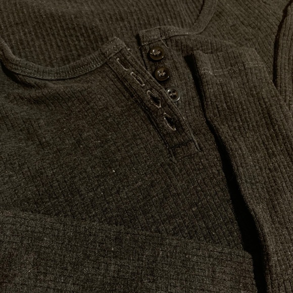 Cropped long sleeve top - Picture 4 of 4